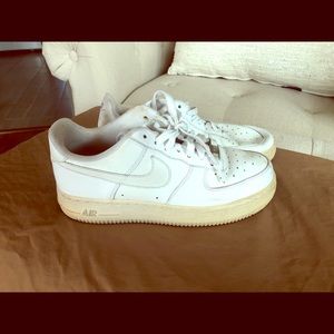 AIR FORCE 1s